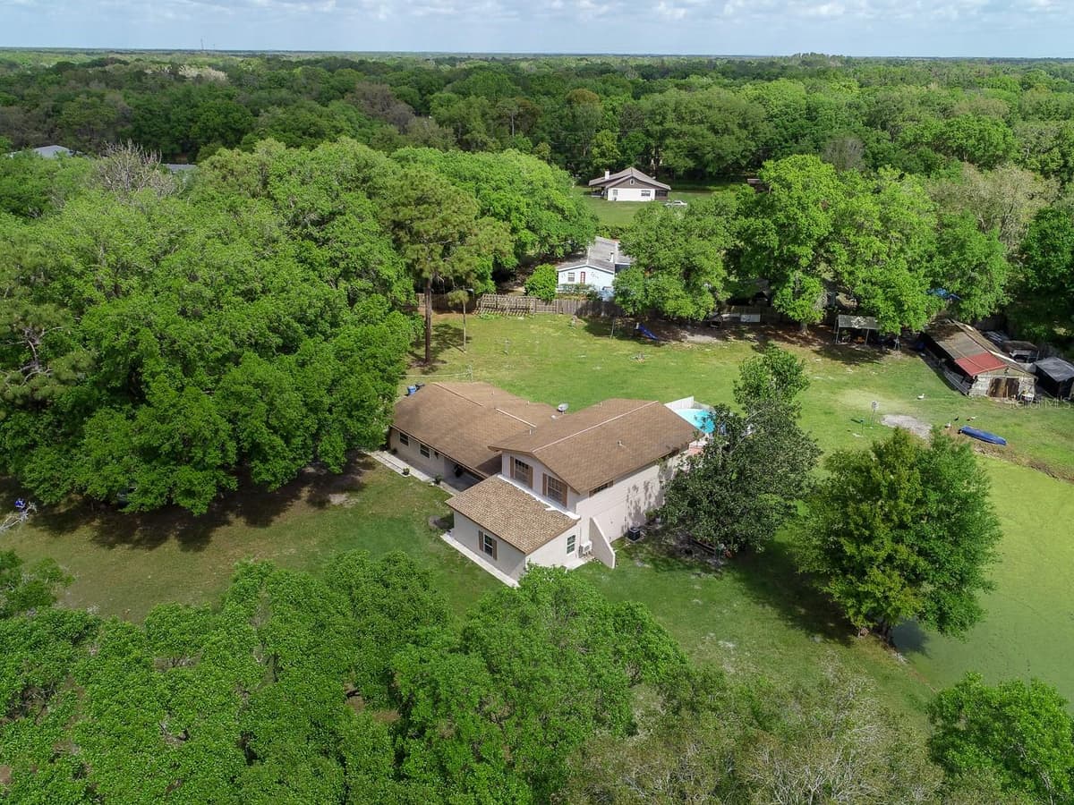 4902 FIVE ACRE ROAD — photo 2 of 41