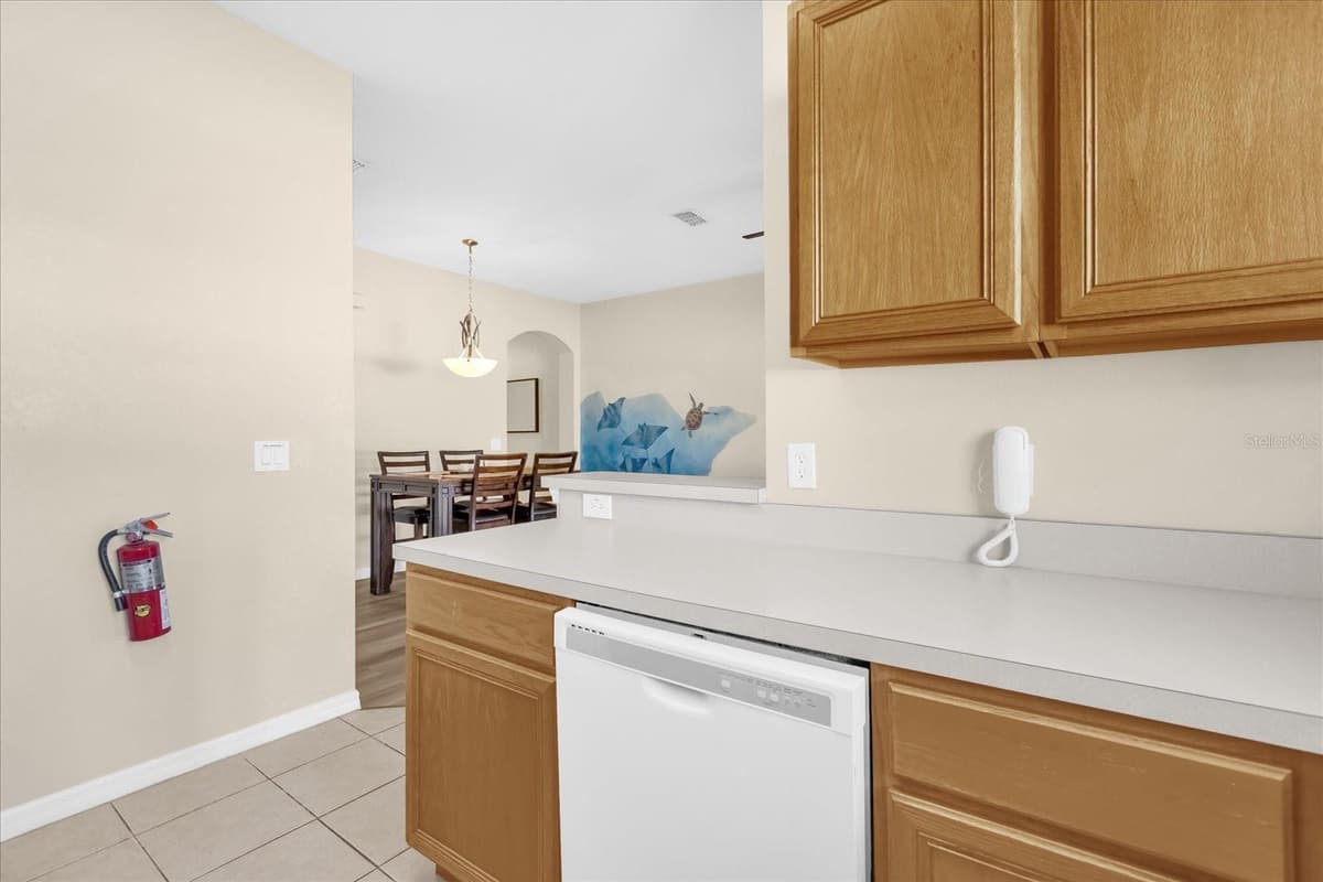 1144 CALABRIA AVENUE — photo 9 of 41