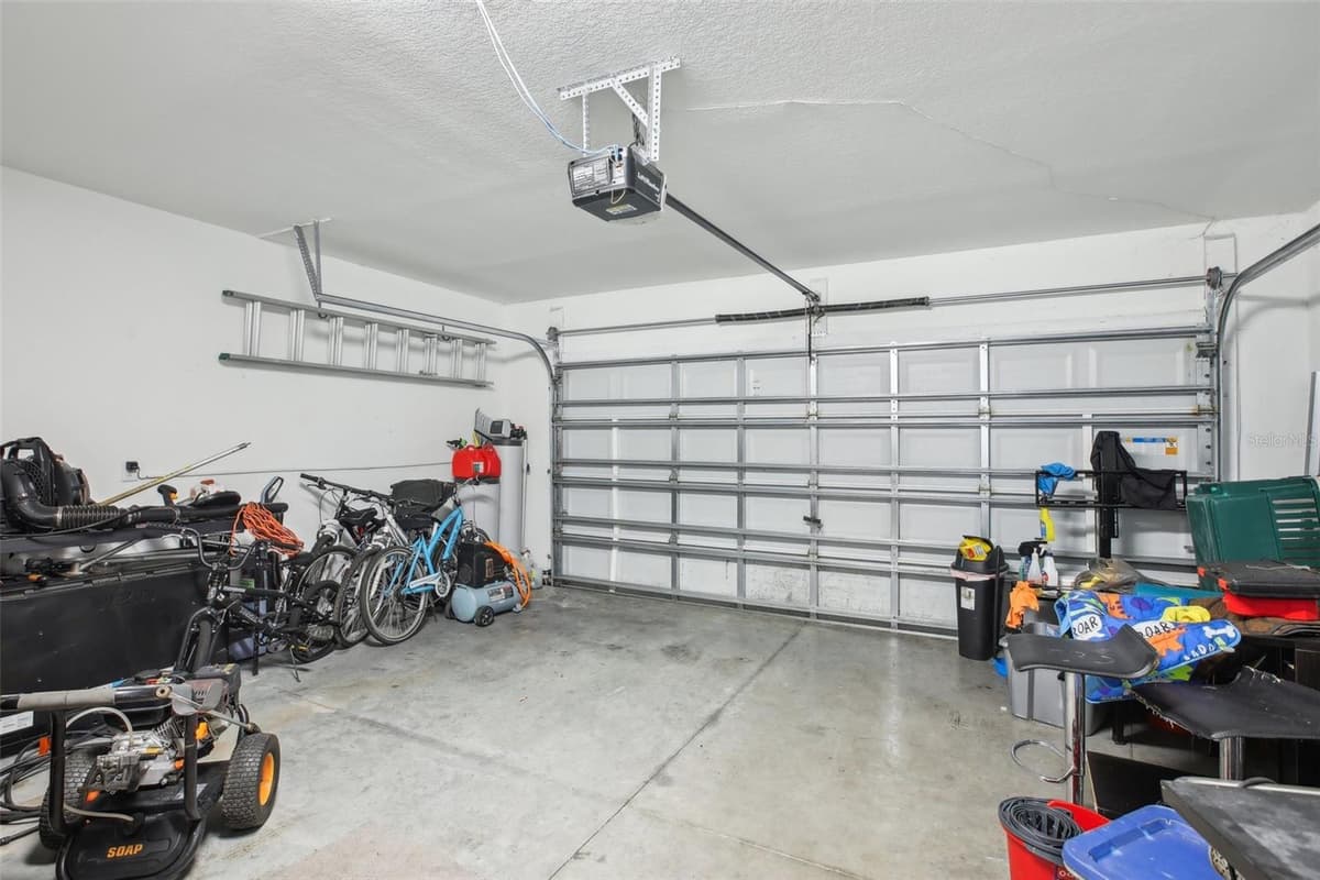 11218 SAGE CANYON DRIVE — photo 10 of 48