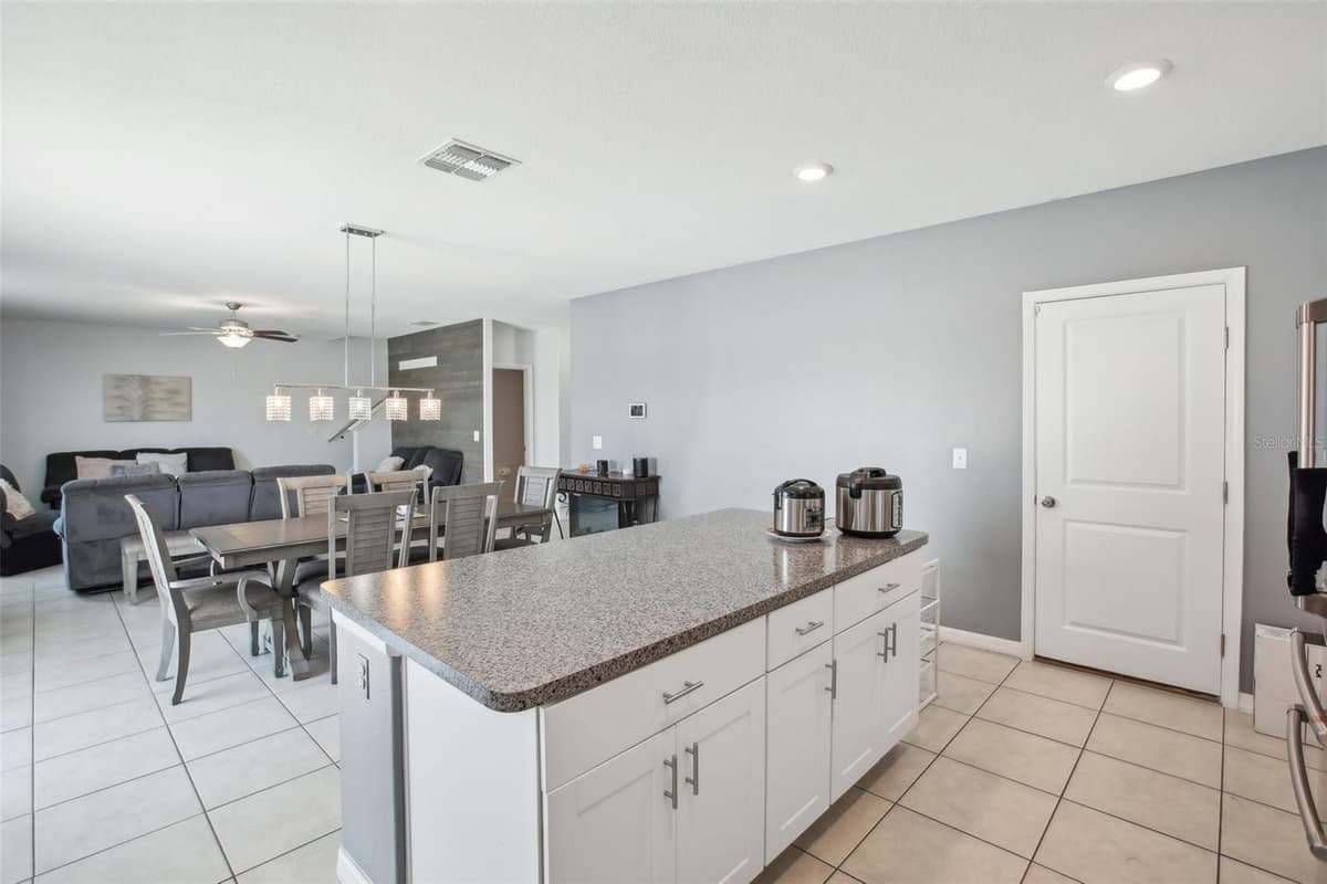 11218 SAGE CANYON DRIVE — photo 35 of 48