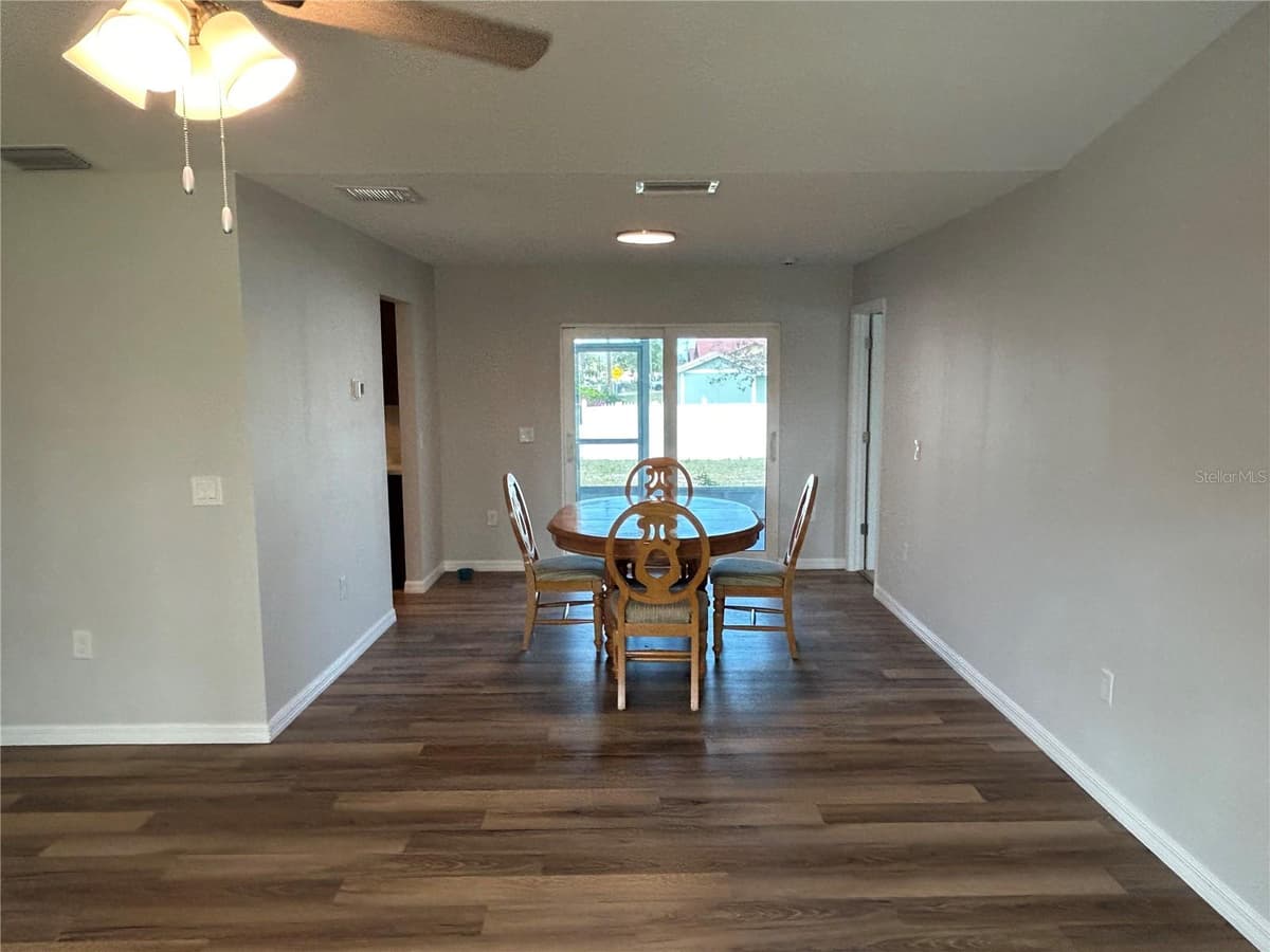 1713 WALDEN COURT — photo 17 of 37