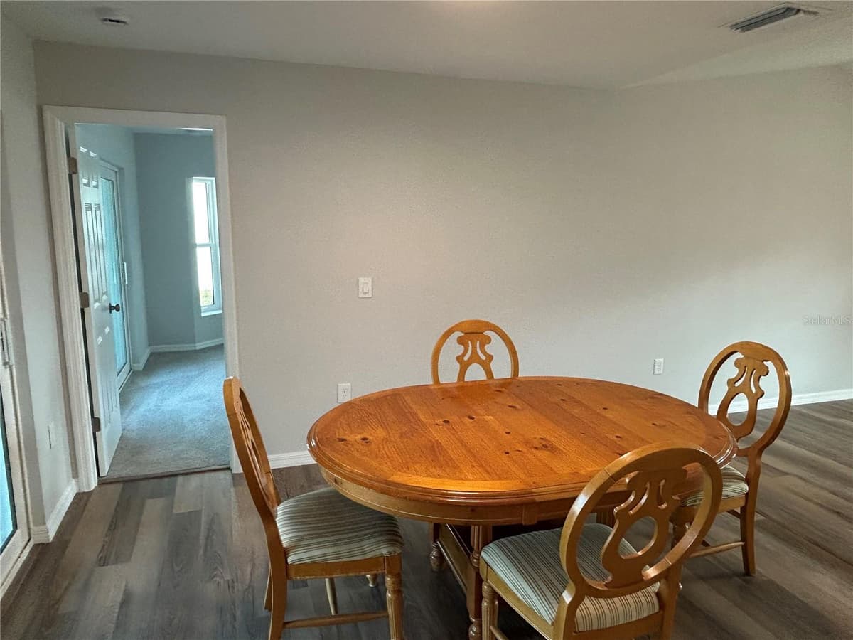1713 WALDEN COURT — photo 18 of 37