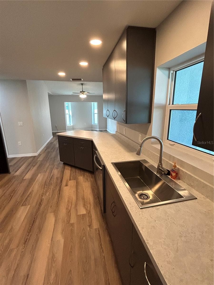 1713 WALDEN COURT — photo 11 of 37
