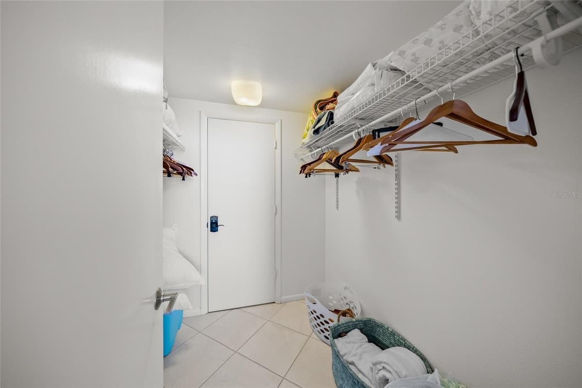 1212 BENJAMIN FRANKLIN DRIVE — photo 19 of 48