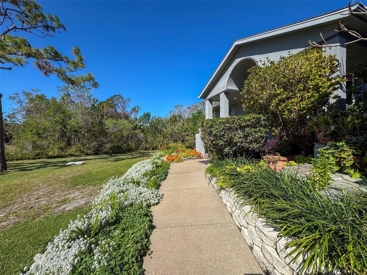 8437 INDIES DRIVE — photo 13 of 62