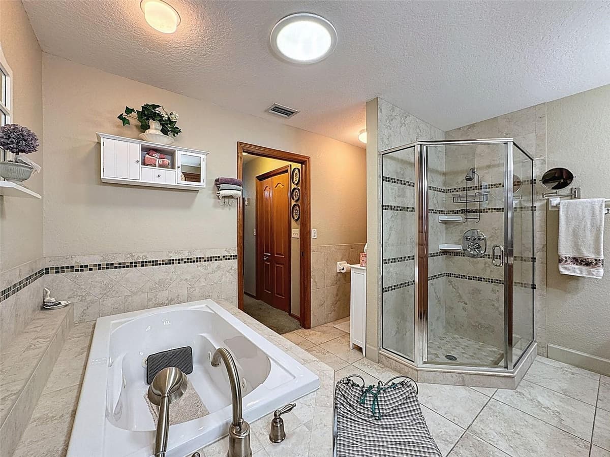 8437 INDIES DRIVE — photo 38 of 62