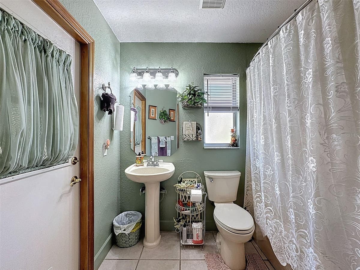 8437 INDIES DRIVE — photo 31 of 62