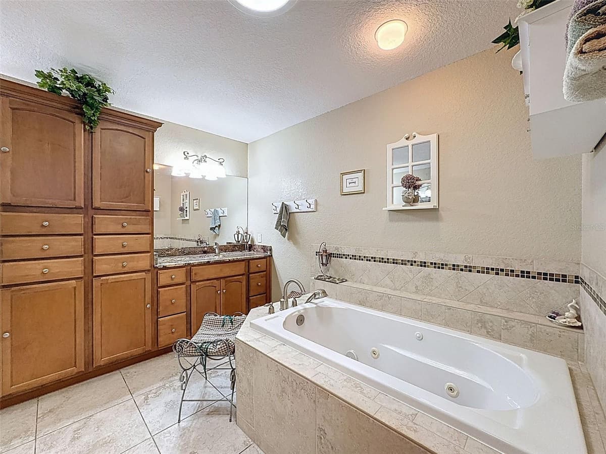 8437 INDIES DRIVE — photo 35 of 62