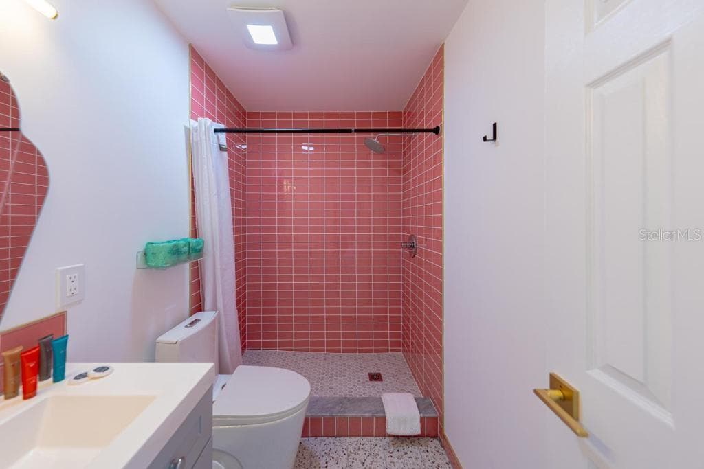 648 POINSETTIA AVENUE — photo 12 of 16