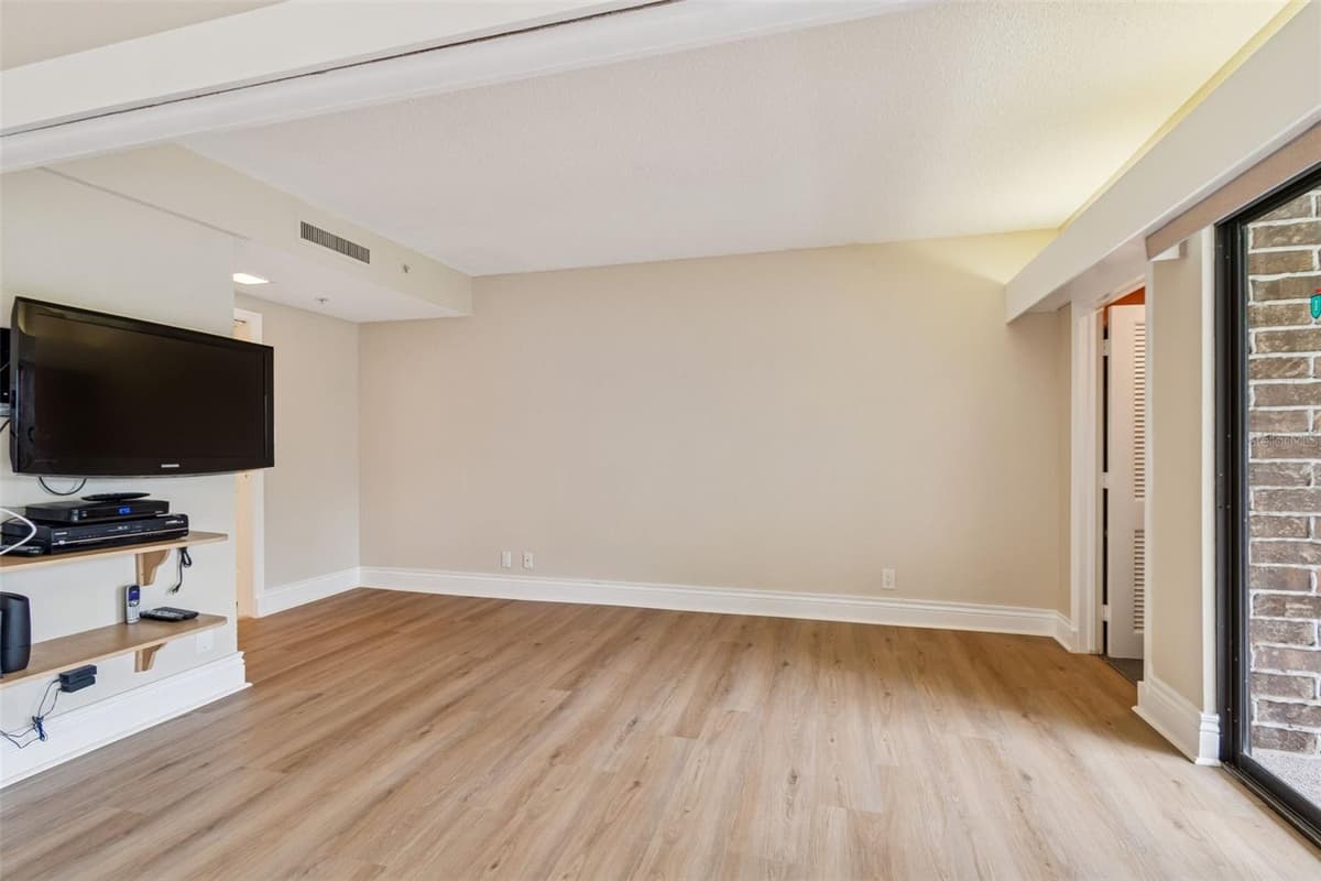 36750 US 19 — photo 16 of 60
