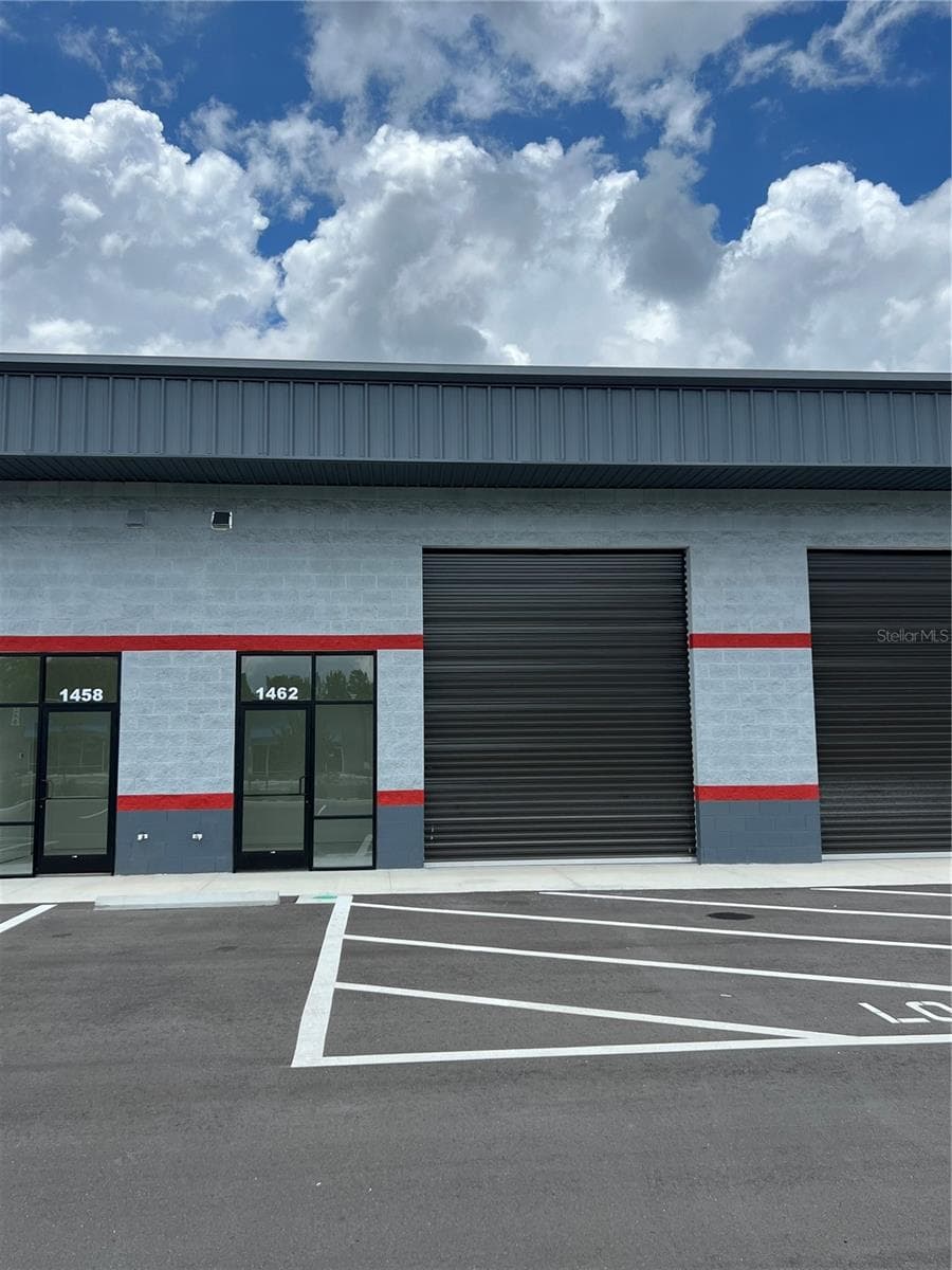 1450 HAMLIN AVENUE — photo 1 of 11