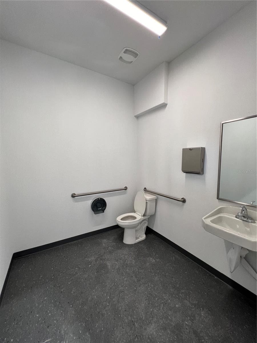 1450 HAMLIN AVENUE — photo 7 of 11
