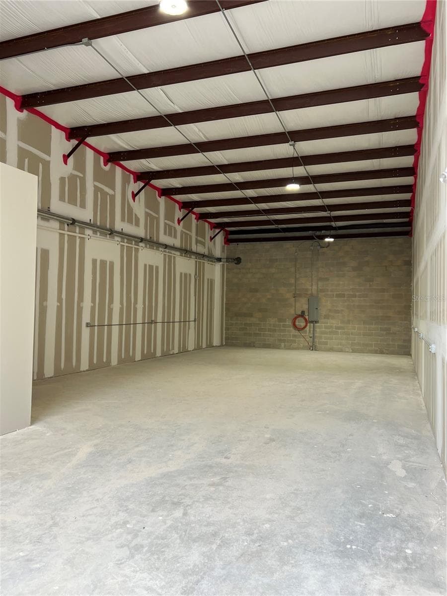1450 HAMLIN AVENUE — photo 4 of 11