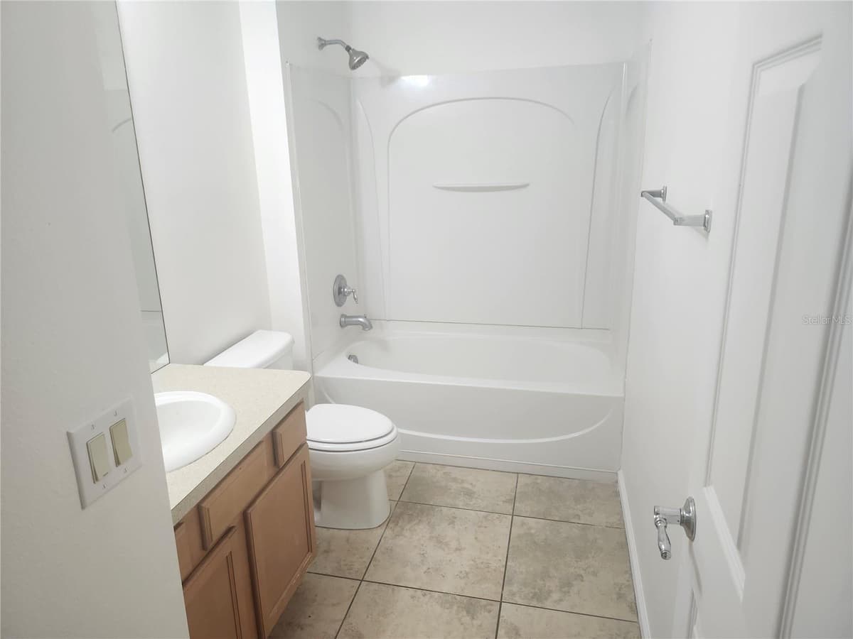 14656 WAKE ROBIN DRIVE — photo 11 of 22