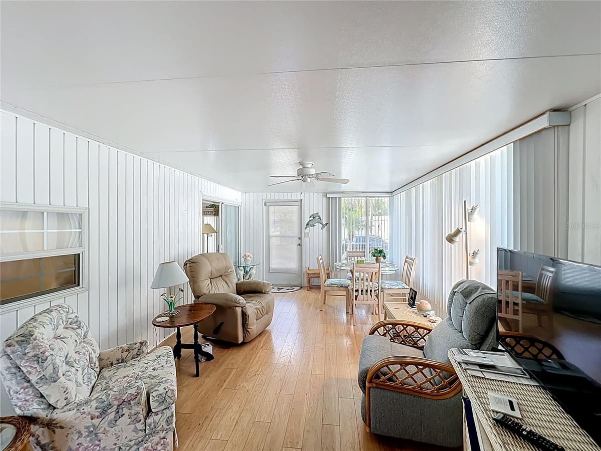 194 BIG PINE AVENUE — photo 3 of 43
