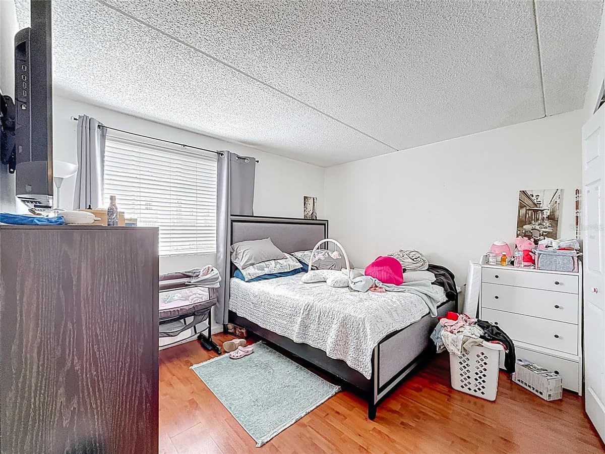6065 186TH STREET — photo 12 of 17