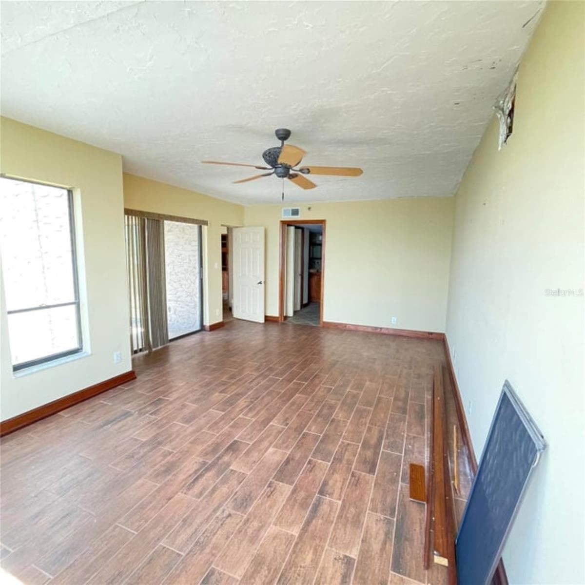 1540 RIVERSIDE DRIVE — photo 11 of 22