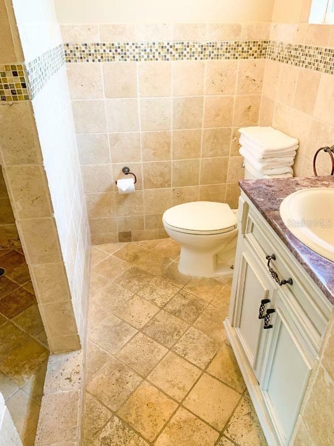 345 HAMDEN DRIVE — photo 6 of 11