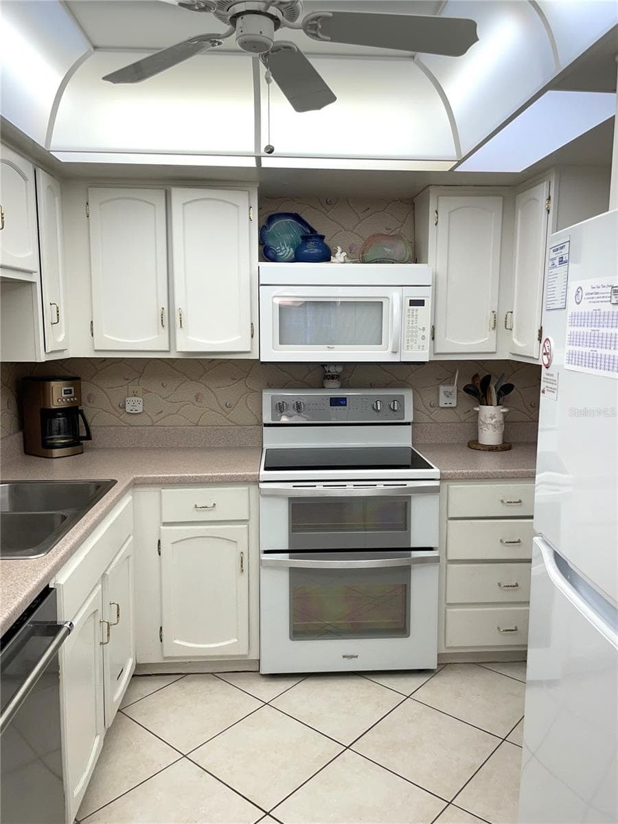 4175 ATLANTIC AVENUE — photo 15 of 32