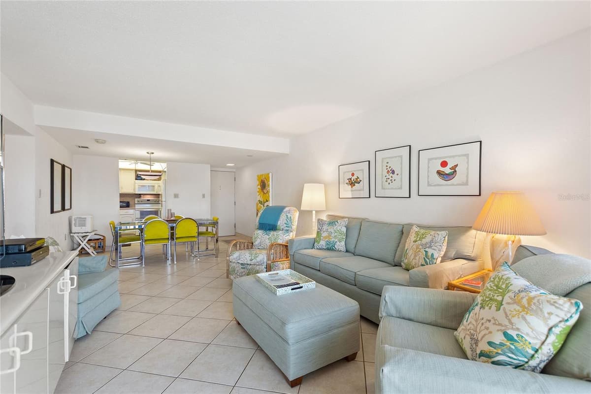 4175 ATLANTIC AVENUE — photo 10 of 32