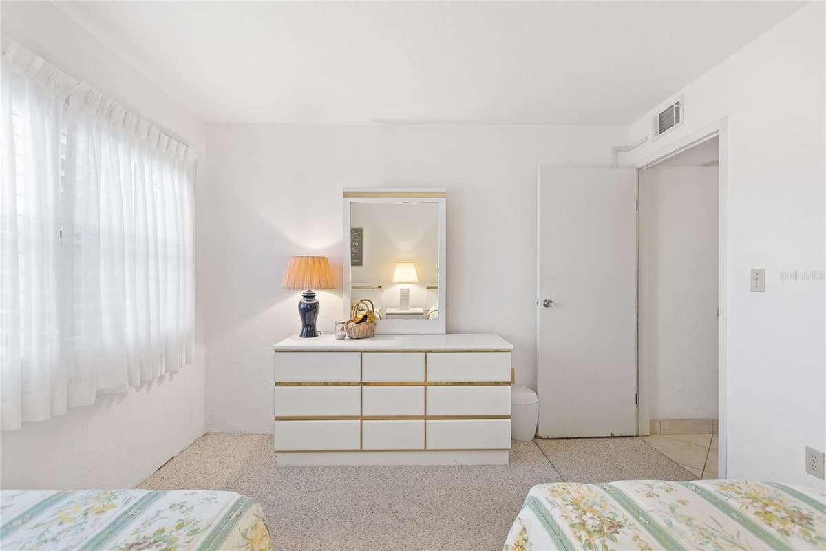 4175 ATLANTIC AVENUE — photo 19 of 32