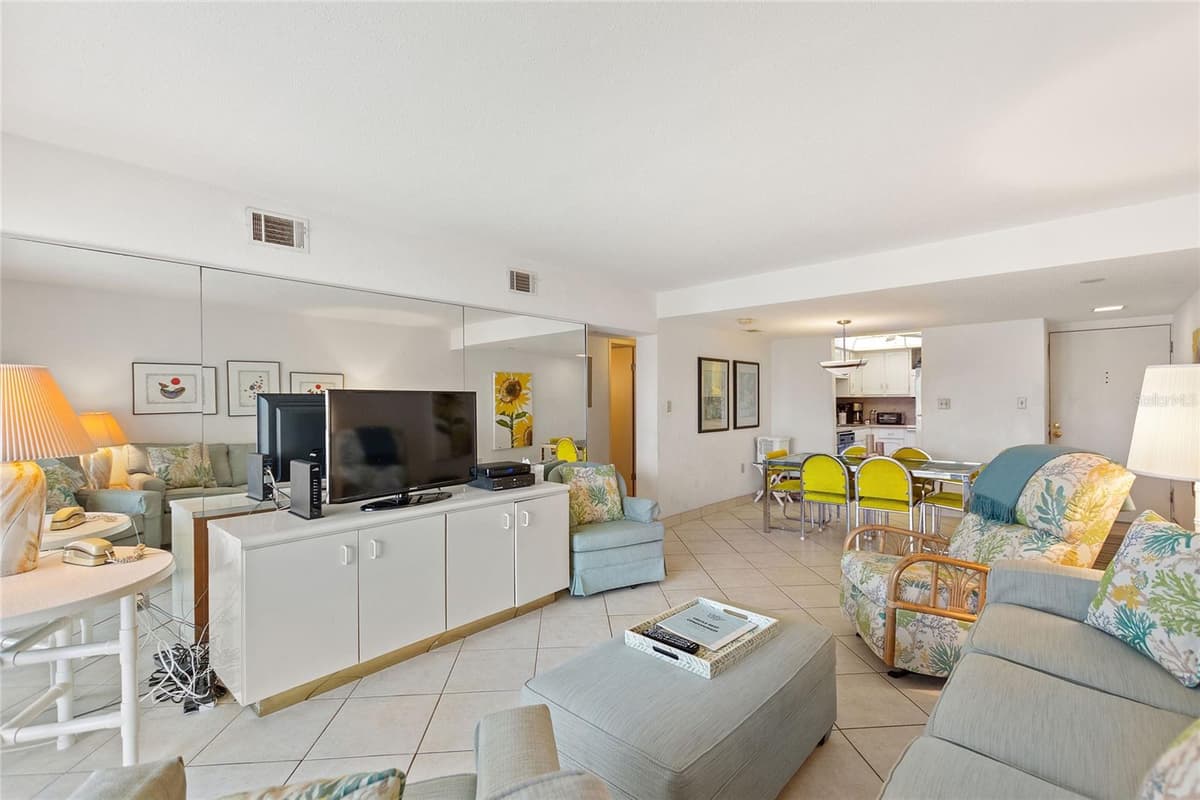 4175 ATLANTIC AVENUE — photo 11 of 32