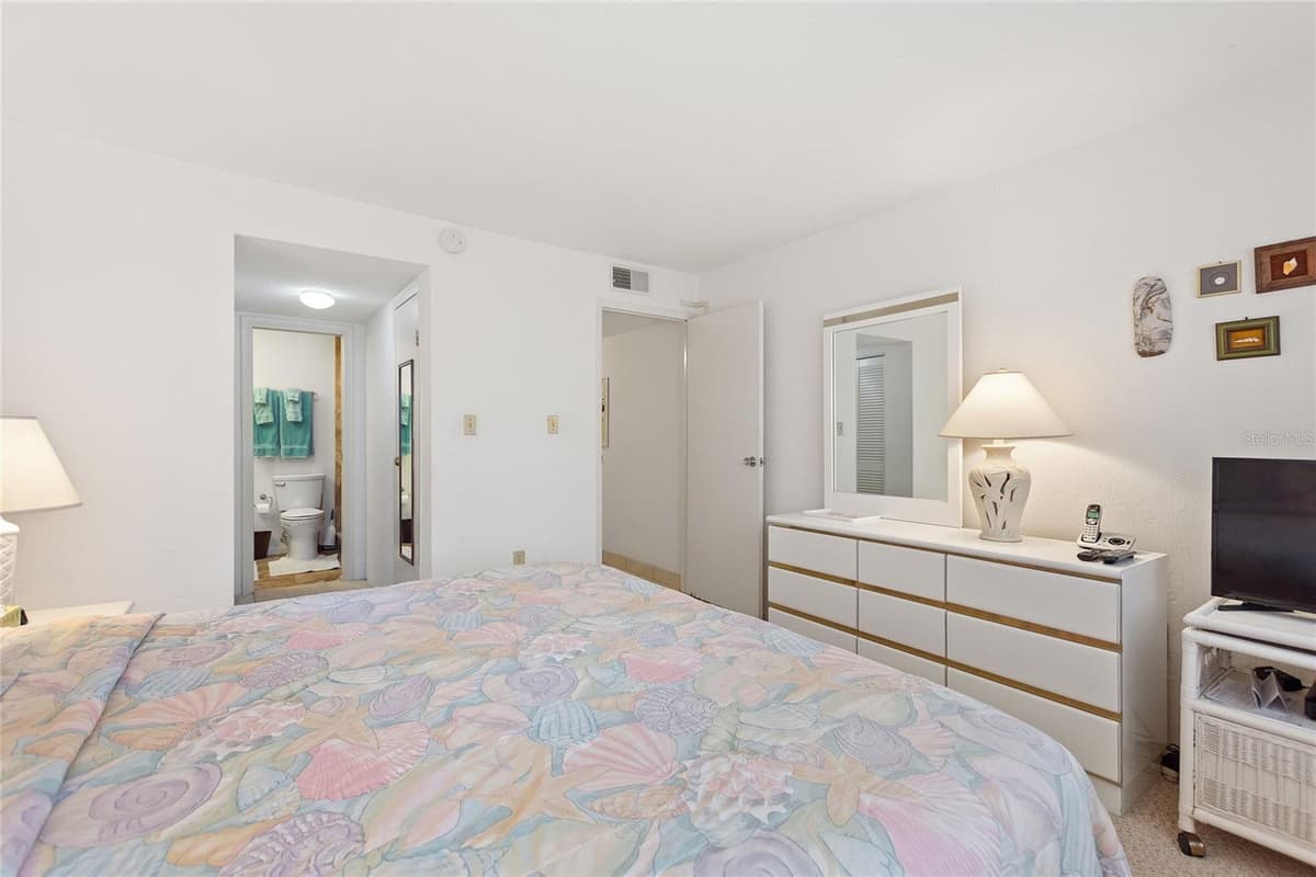 4175 ATLANTIC AVENUE — photo 17 of 32