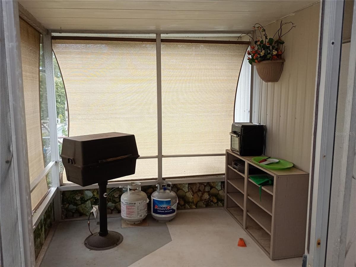 109 FERN DRIVE — photo 38 of 45