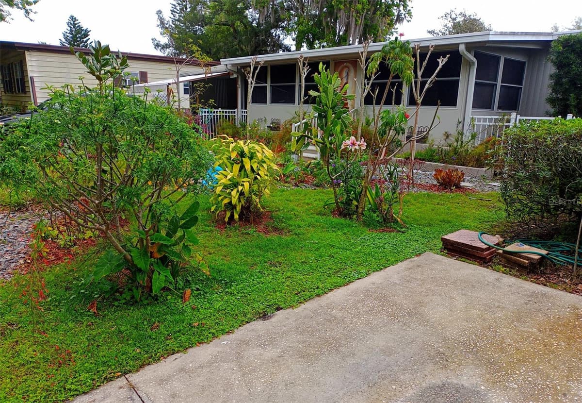 109 FERN DRIVE — photo 6 of 45