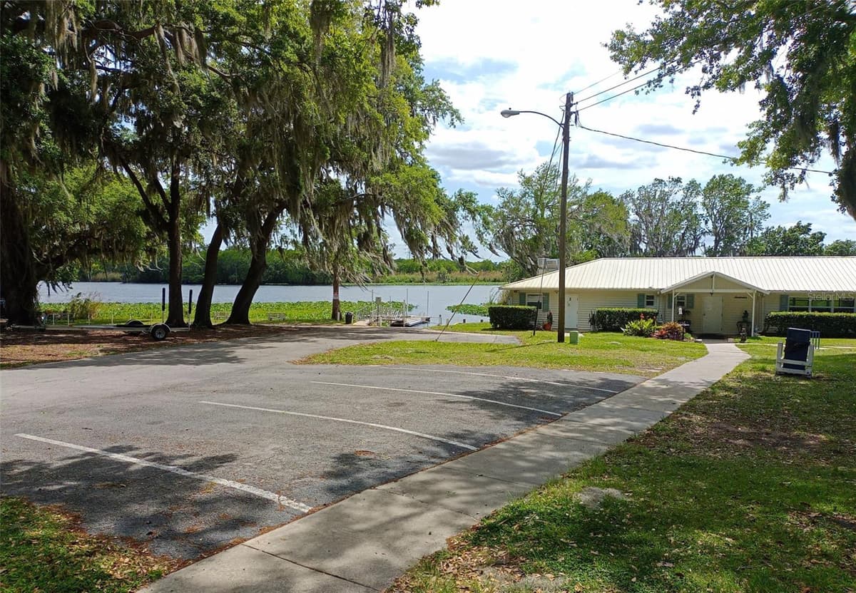 109 FERN DRIVE — photo 13 of 45