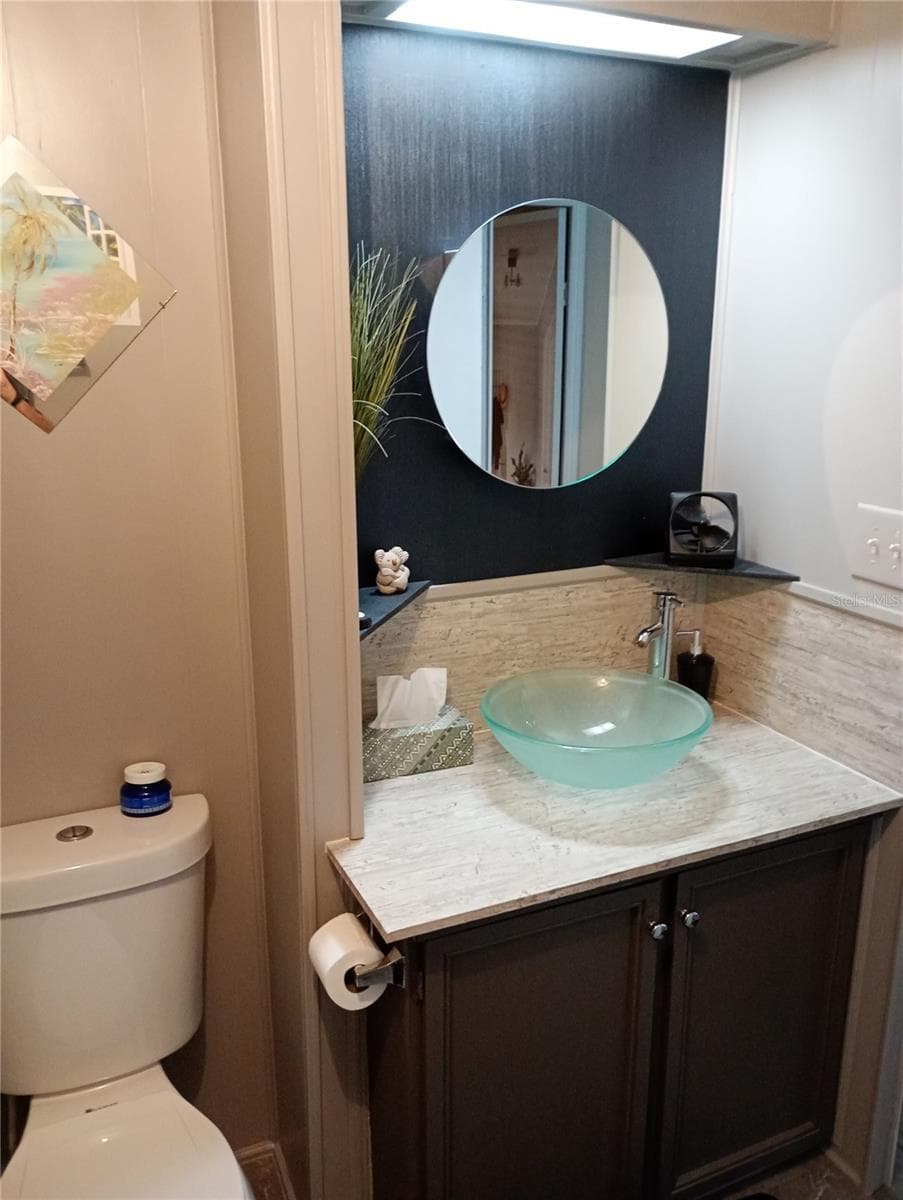 109 FERN DRIVE — photo 31 of 45