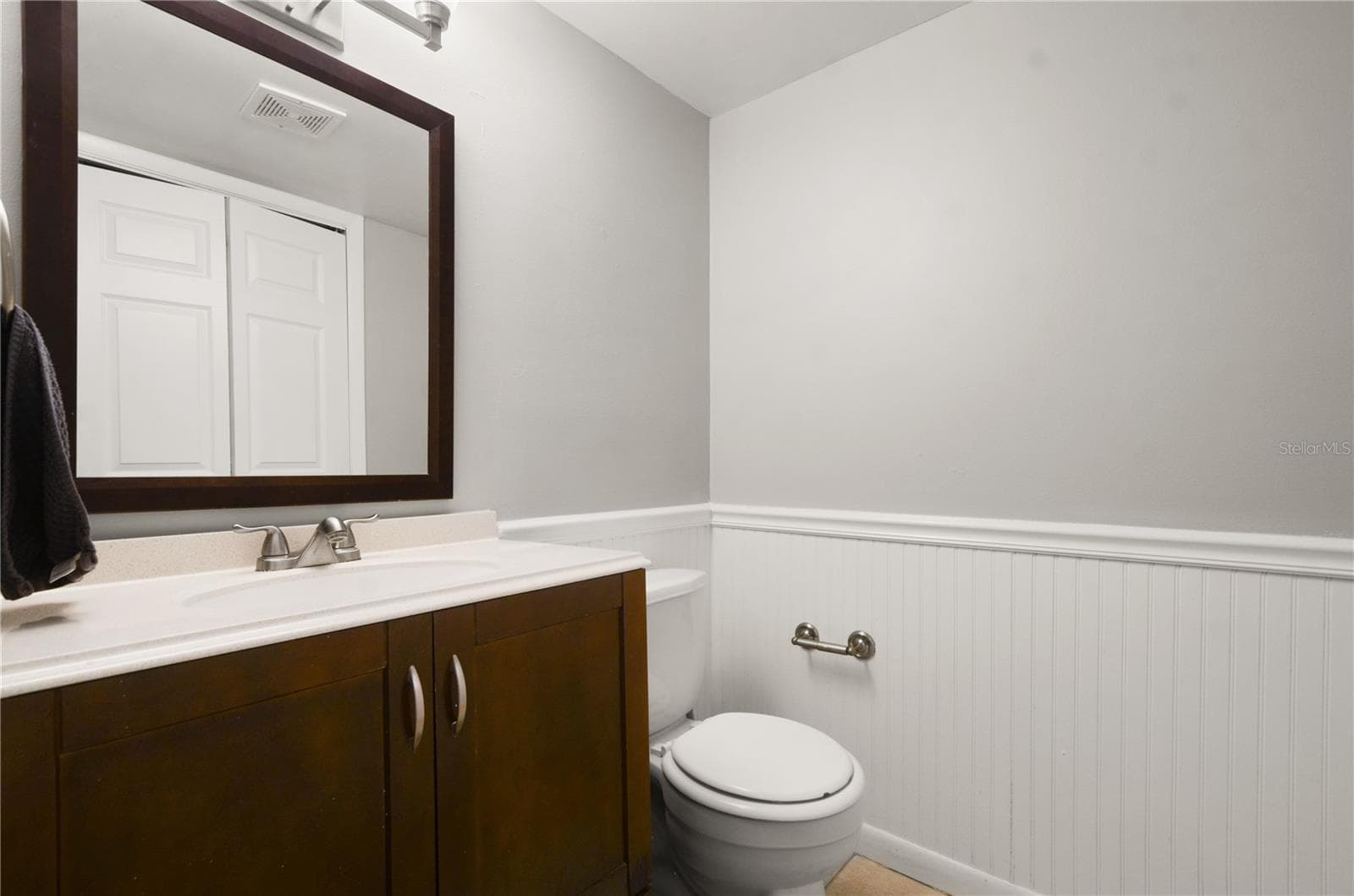 6114 PEREGRINE AVENUE — photo 8 of 25