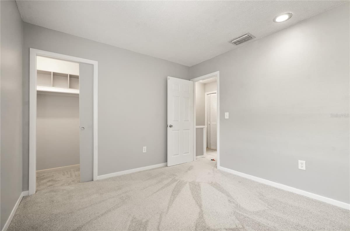 6114 PEREGRINE AVENUE — photo 15 of 25