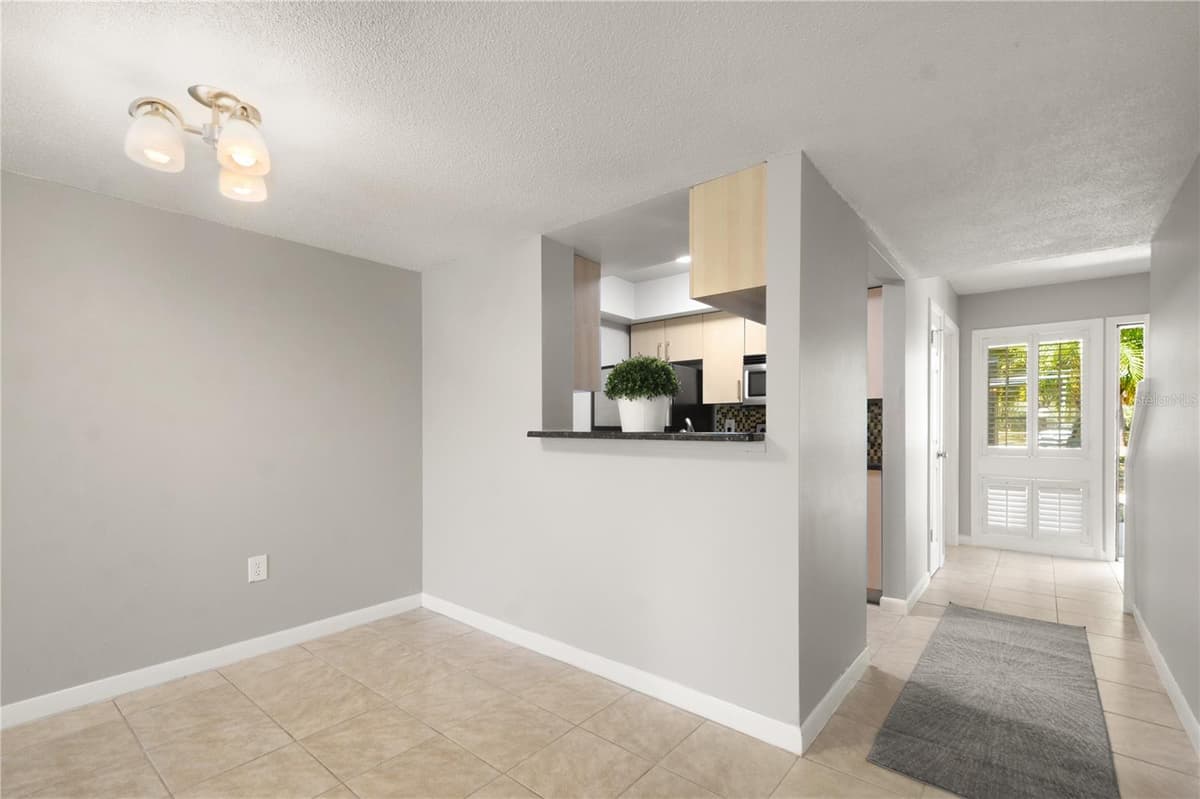 6114 PEREGRINE AVENUE — photo 5 of 25