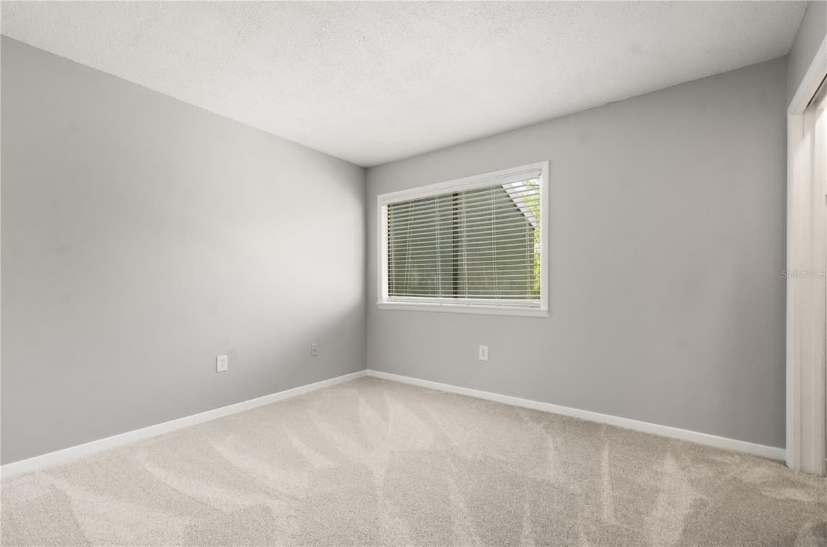 6114 PEREGRINE AVENUE — photo 14 of 25
