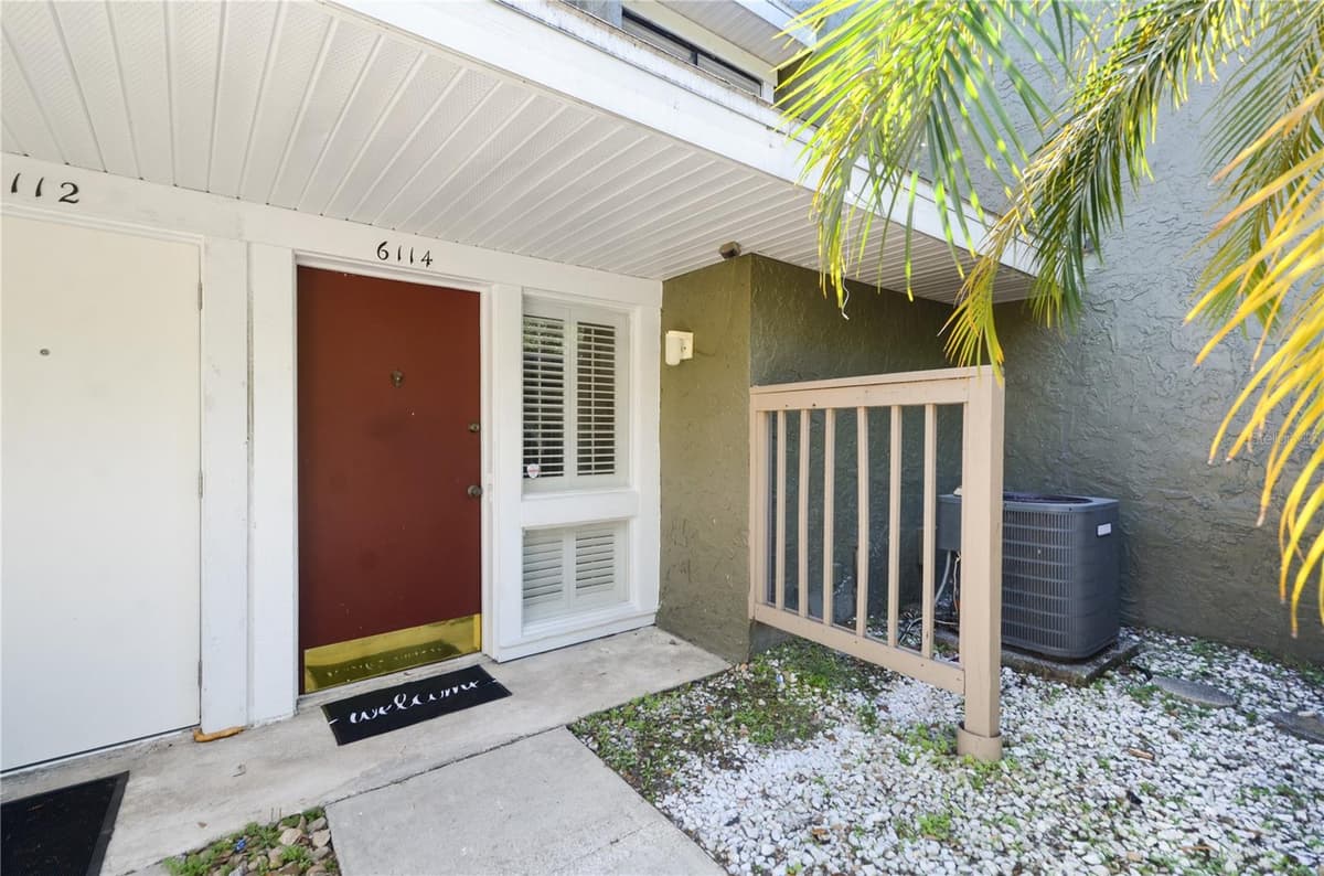6114 PEREGRINE AVENUE — photo 2 of 25
