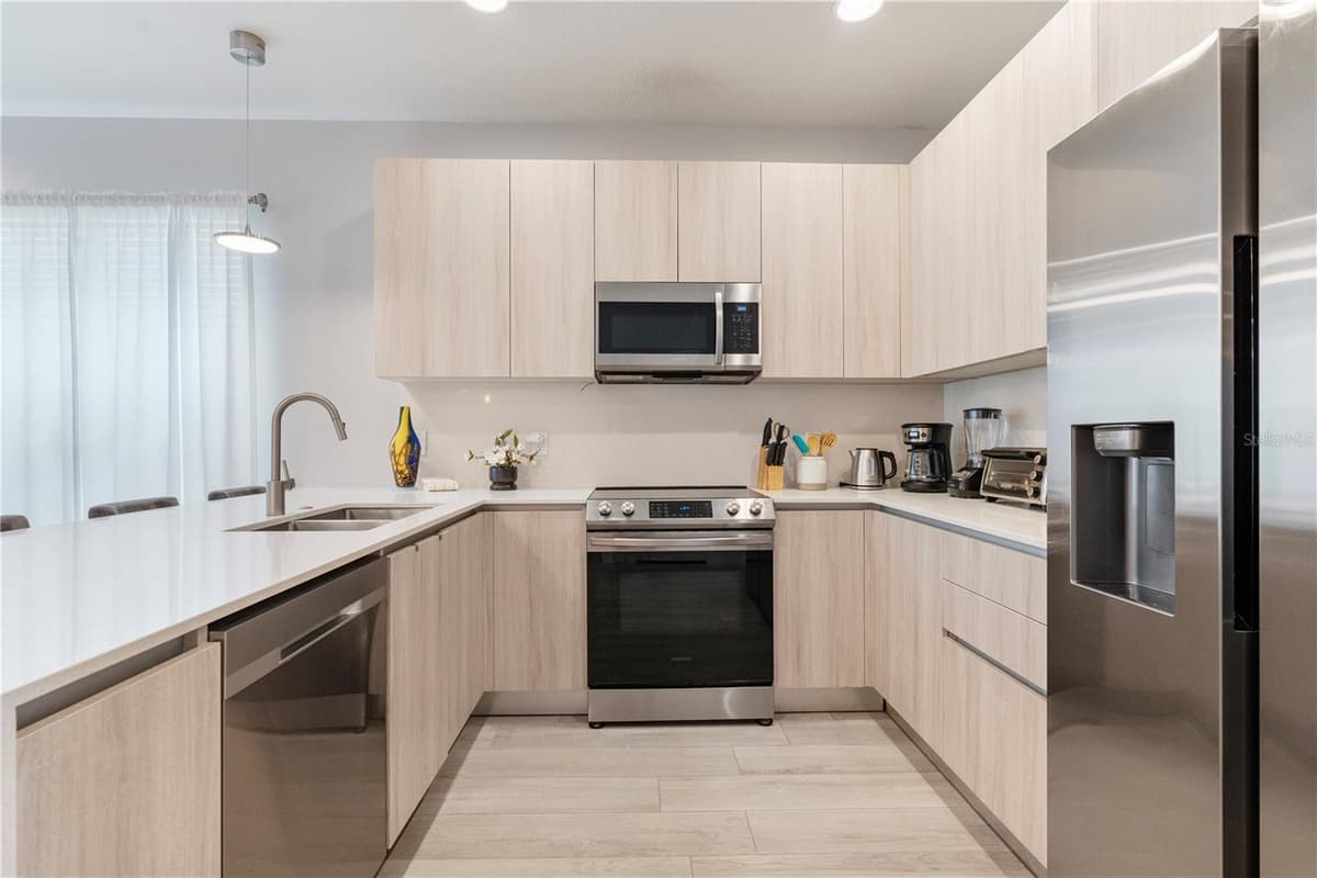 17522 HIDDEN FOREST DRIVE — photo 8 of 43