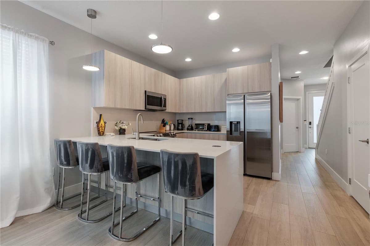 17522 HIDDEN FOREST DRIVE — photo 6 of 43