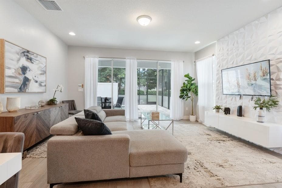 17522 HIDDEN FOREST DRIVE — photo 11 of 43