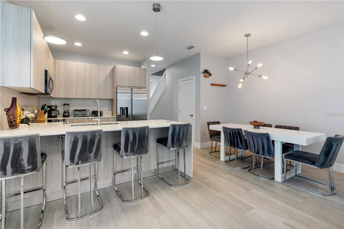 17522 HIDDEN FOREST DRIVE — photo 5 of 43
