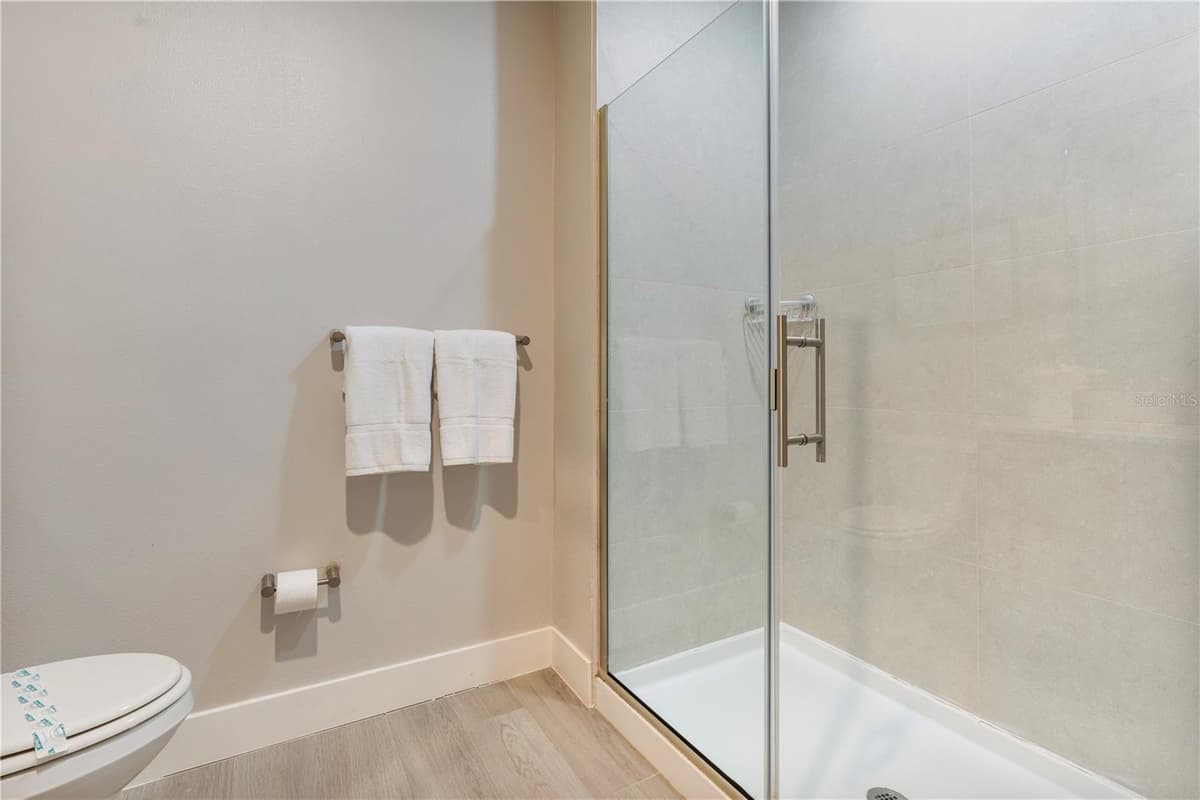 17522 HIDDEN FOREST DRIVE — photo 32 of 43