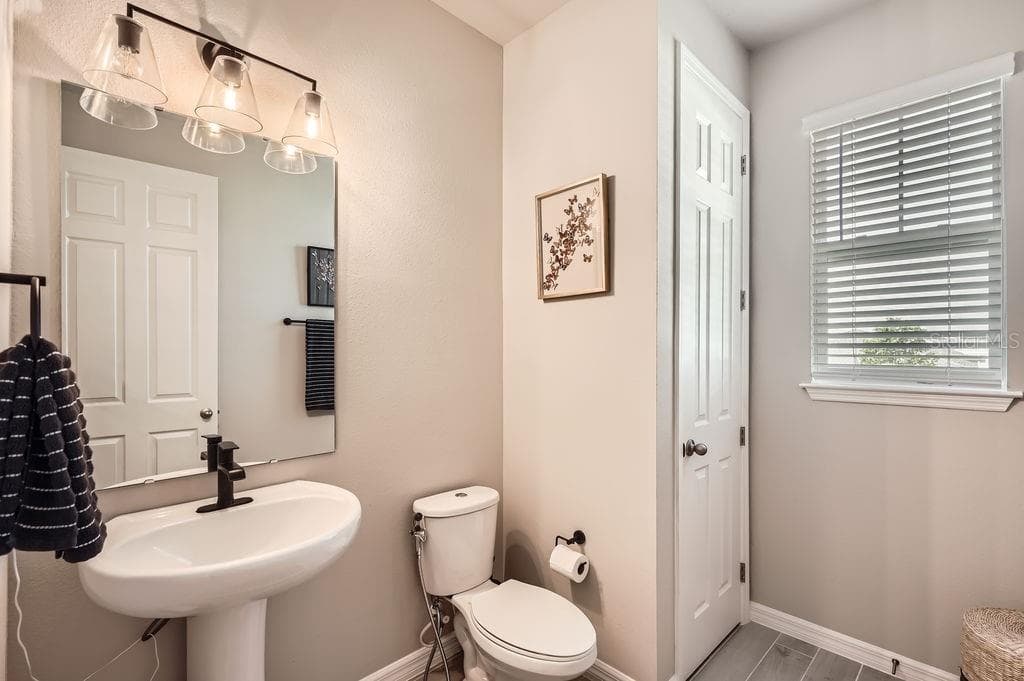 2277 CROSSBOW STREET — photo 14 of 31