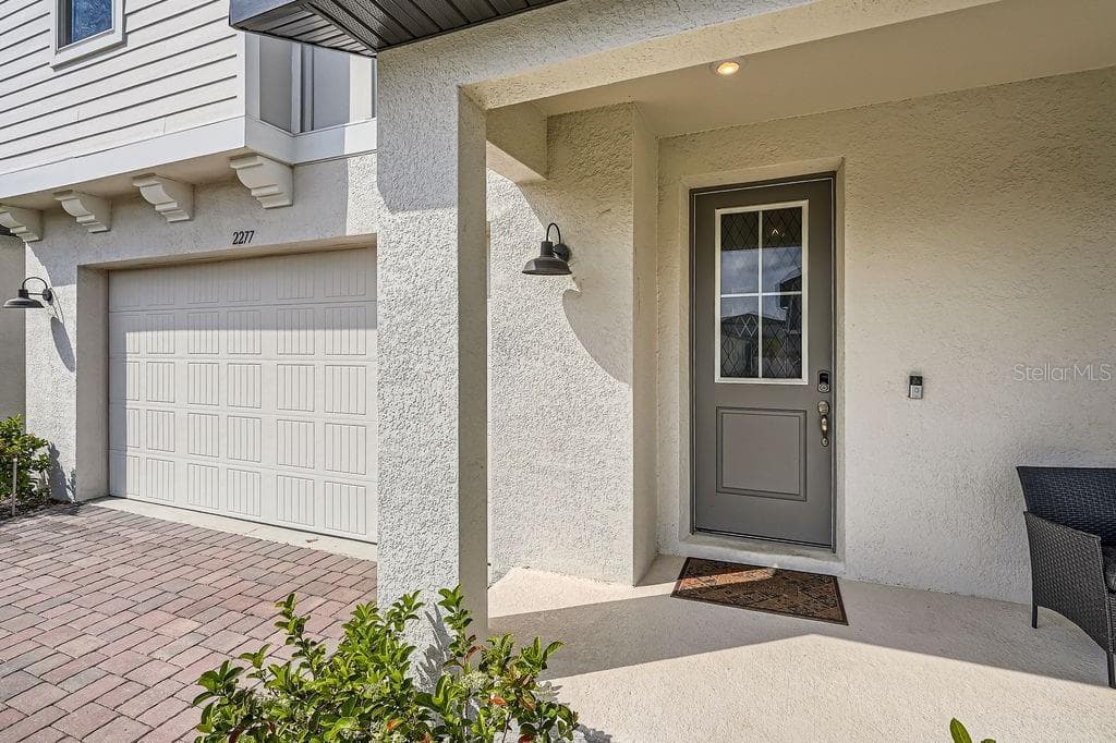 2277 CROSSBOW STREET — photo 2 of 31