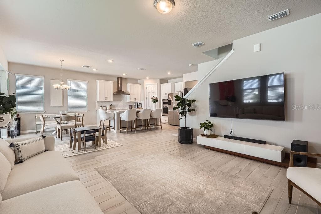 2277 CROSSBOW STREET — photo 7 of 31