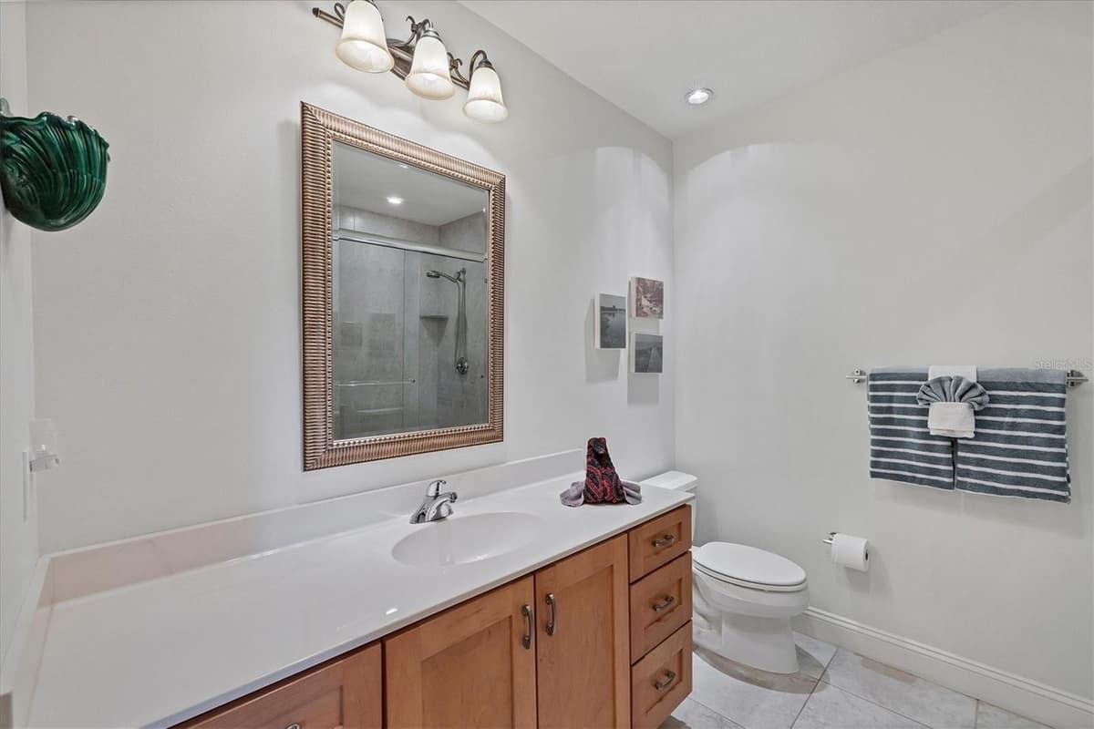 7710 LAKE VISTA COURT — photo 32 of 60