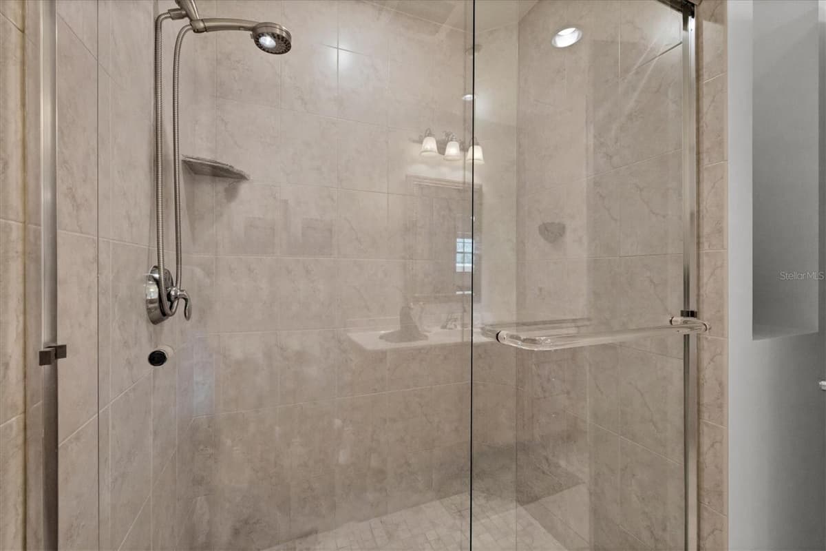 7710 LAKE VISTA COURT — photo 29 of 60