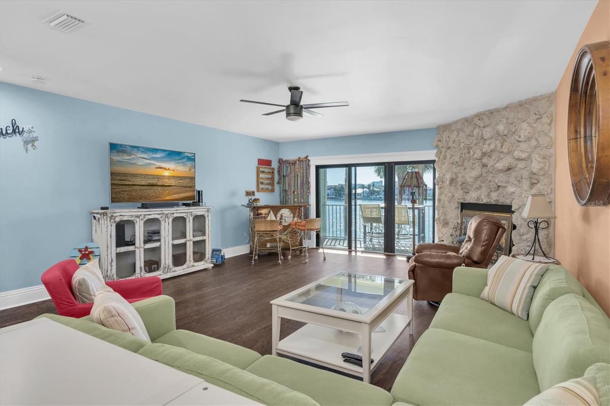 553 HAVEN POINT DRIVE — photo 7 of 42