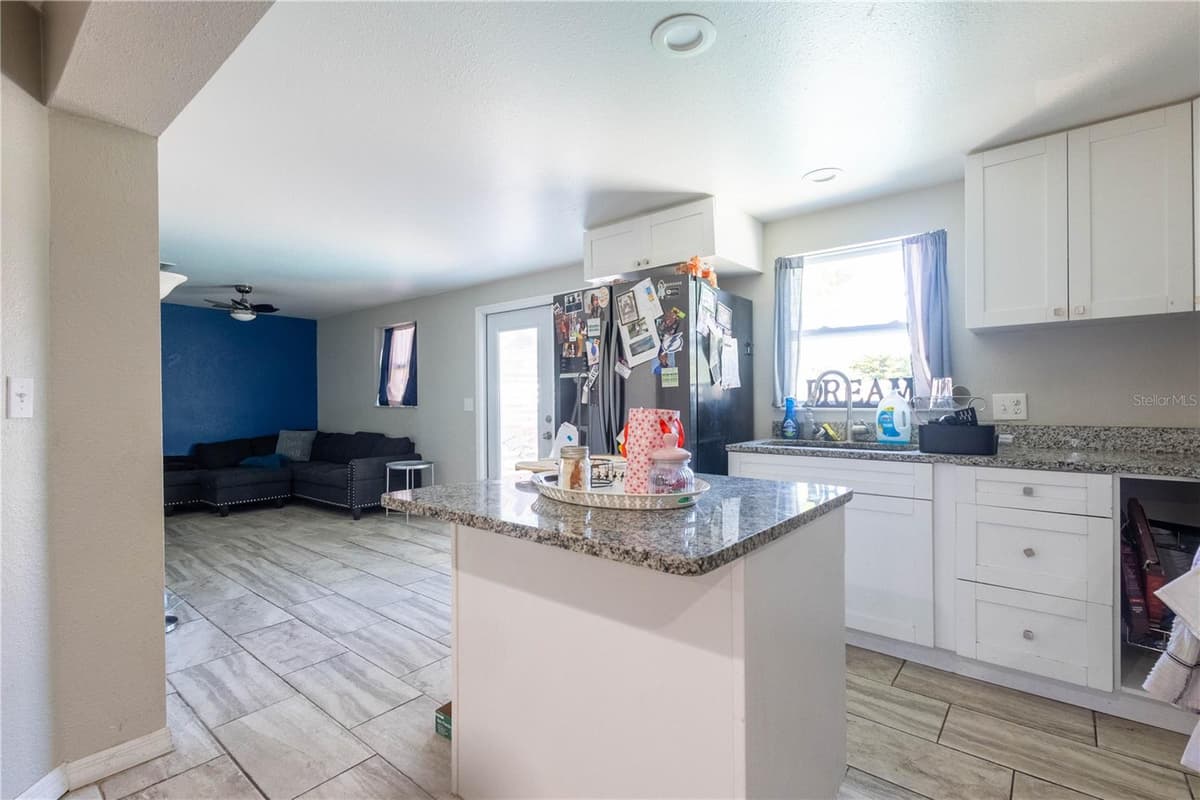 724 TRADEWINDS DRIVE — photo 3 of 23