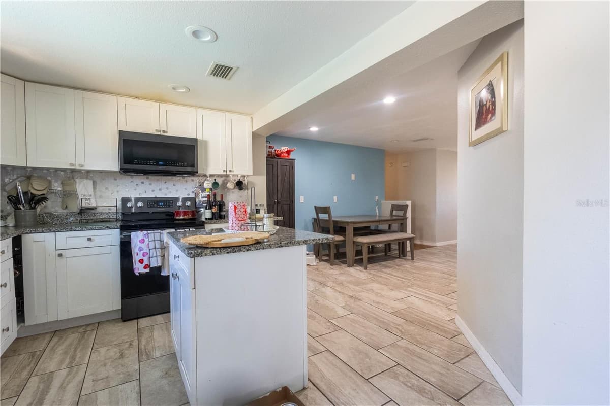 724 TRADEWINDS DRIVE — photo 5 of 23