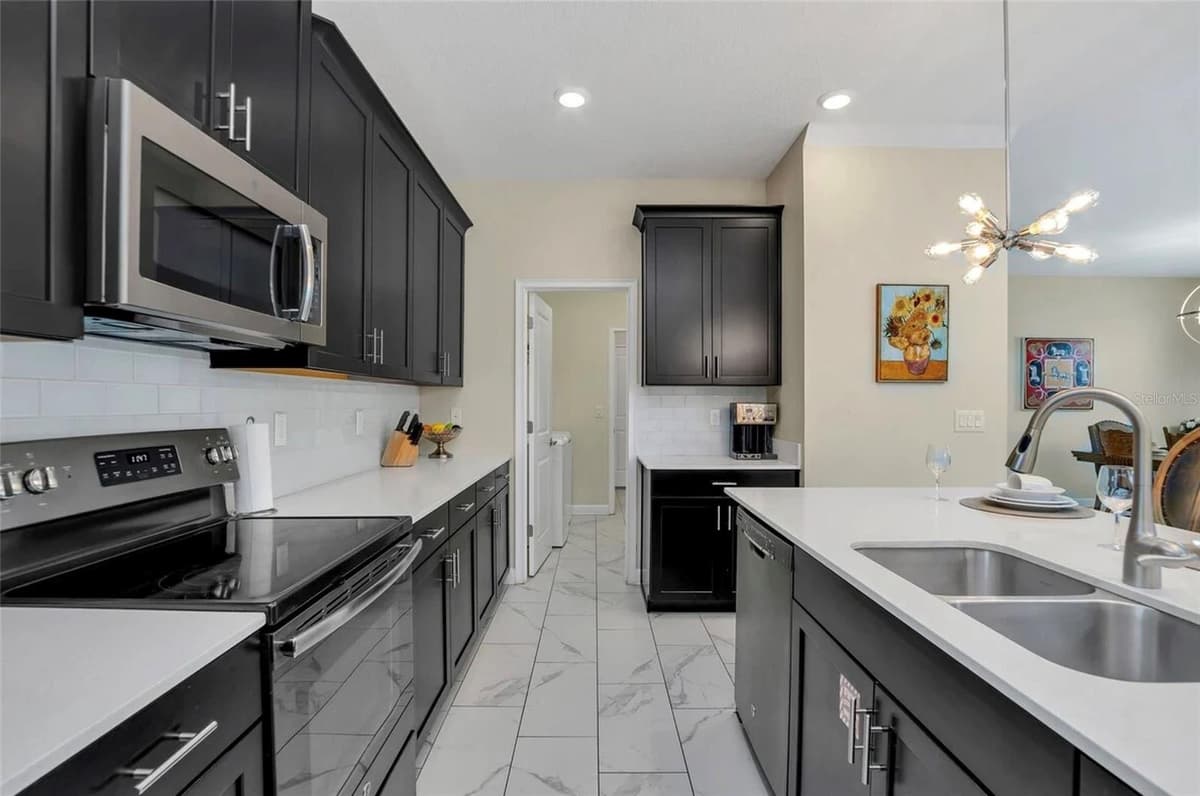 1555 FLANGE DRIVE — photo 14 of 56
